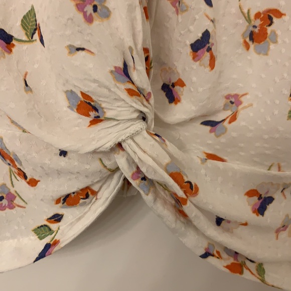 Copper key | Rayon Floral Blouse - Picture 3 of 11